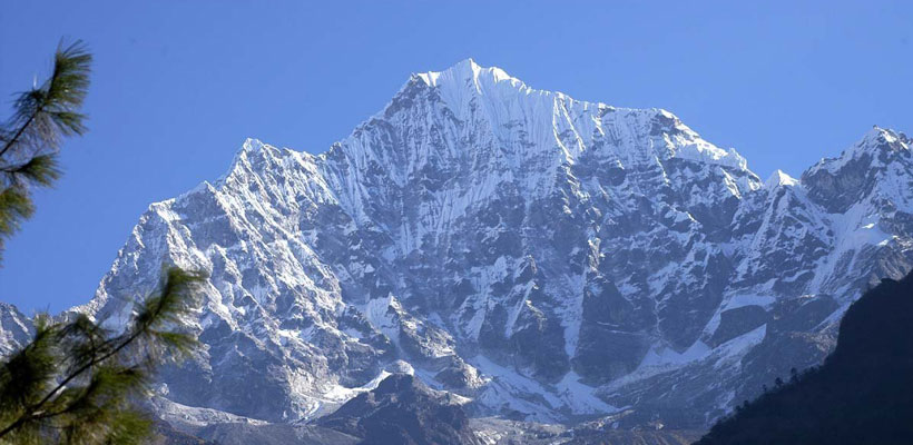Kusum Kanguru Peak (6367m)